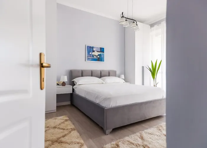 Viewpoint Central Apartment
