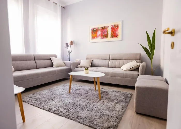 Viewpoint Central Apartment